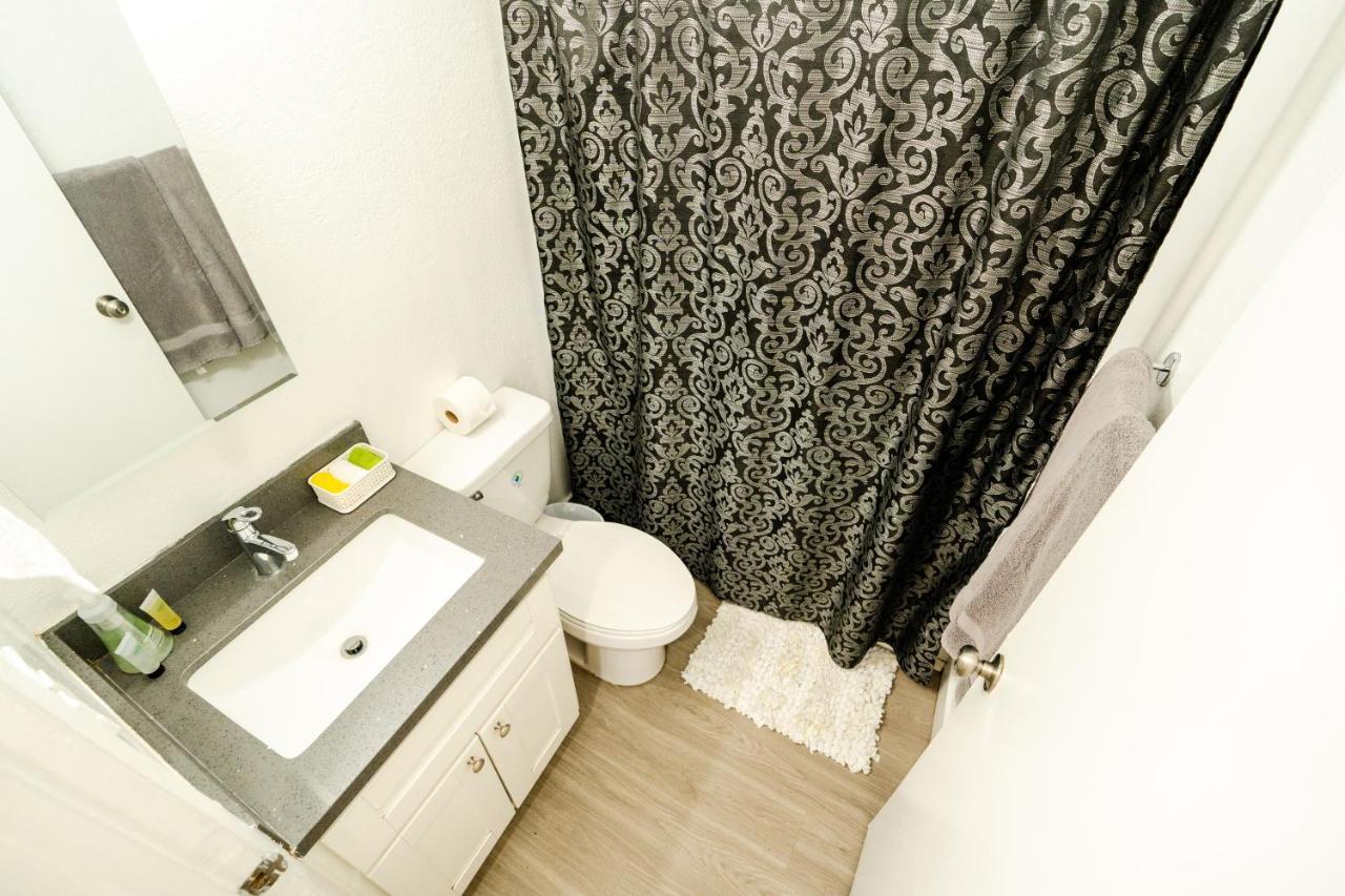 Cozy Small 2 Bedroom In Koreatown/Hollywood Los Angeles Bagian luar foto