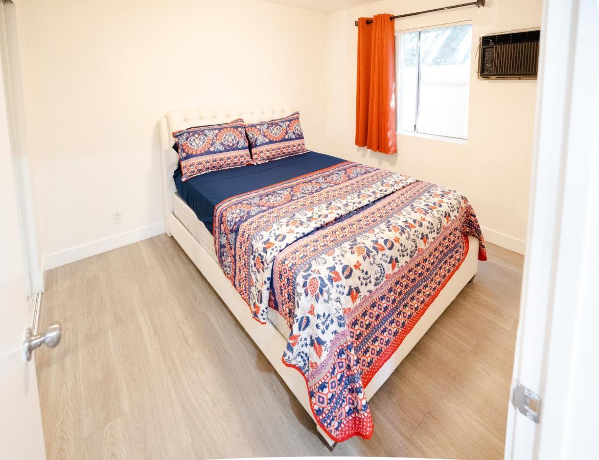 Cozy Small 2 Bedroom In Koreatown/Hollywood Los Angeles Bagian luar foto