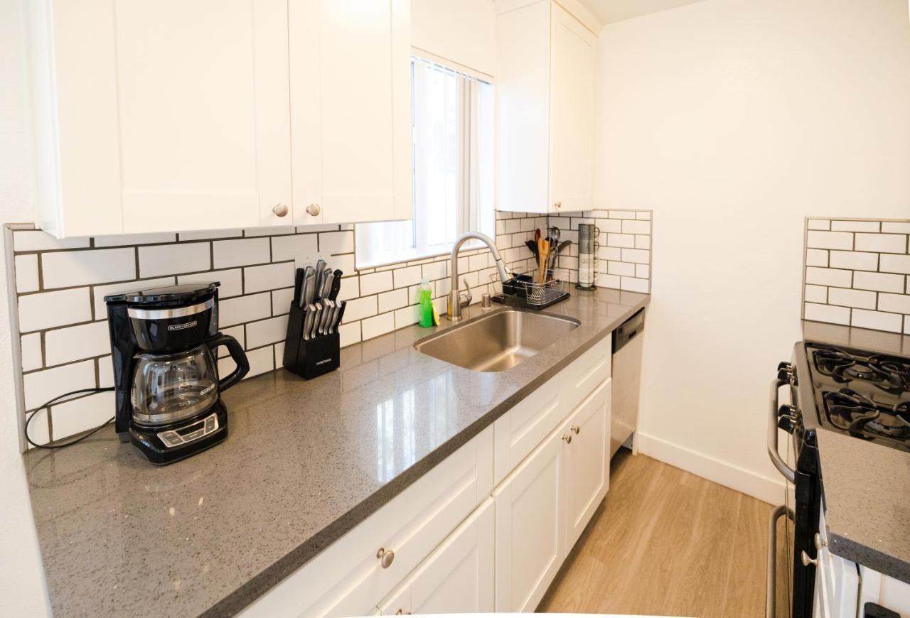 Cozy Small 2 Bedroom In Koreatown/Hollywood Los Angeles Bagian luar foto