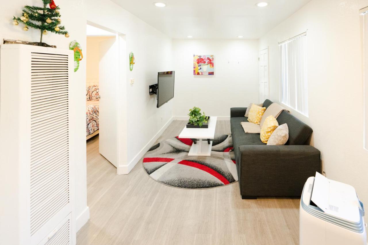 Cozy Small 2 Bedroom In Koreatown/Hollywood Los Angeles Bagian luar foto