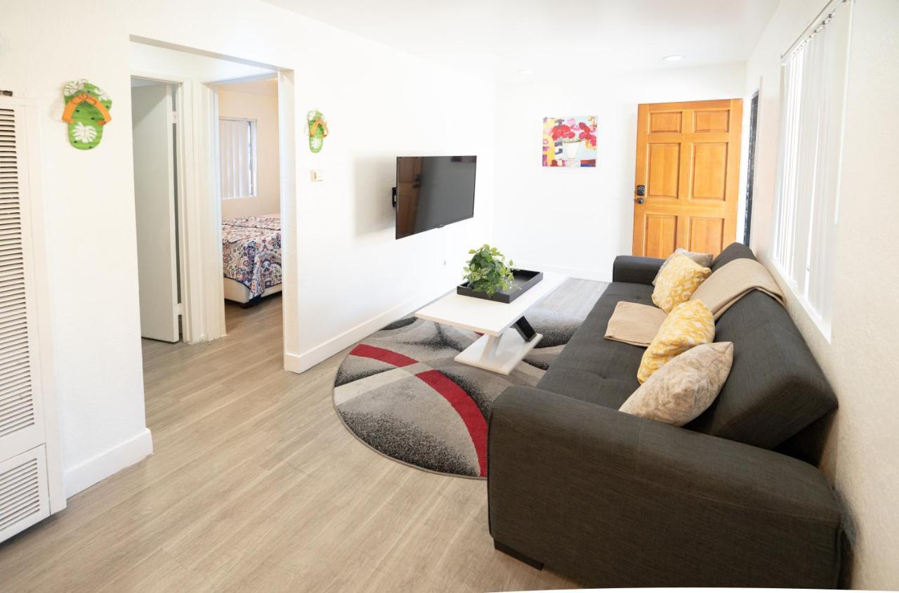 Cozy Small 2 Bedroom In Koreatown/Hollywood Los Angeles Bagian luar foto