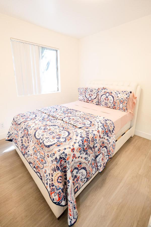 Cozy Small 2 Bedroom In Koreatown/Hollywood Los Angeles Bagian luar foto