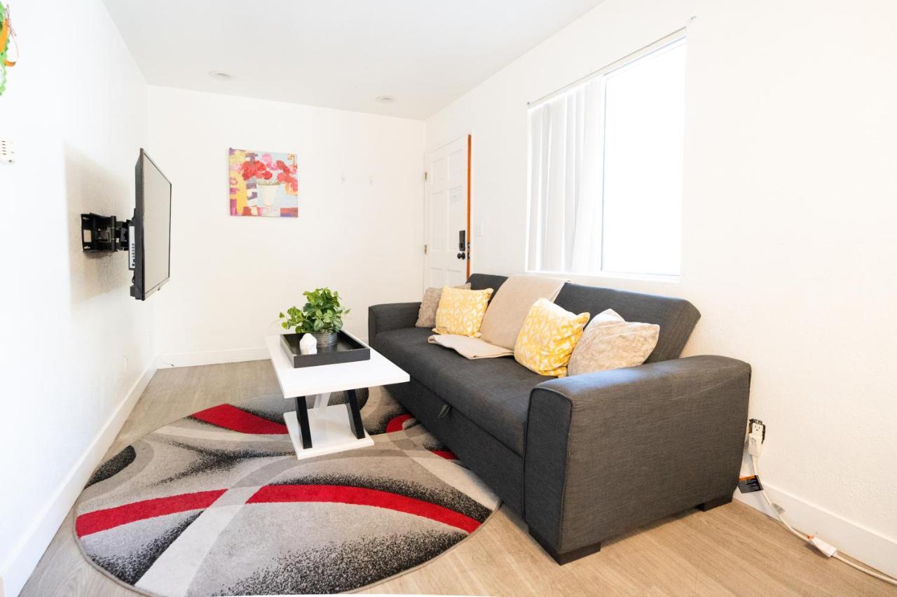 Cozy Small 2 Bedroom In Koreatown/Hollywood Los Angeles Bagian luar foto